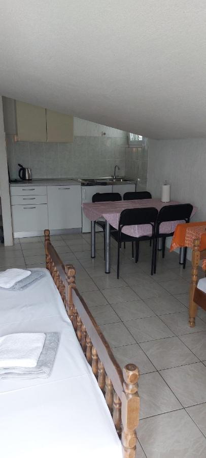 Apartmani Dzapo Srima Kültér fotó