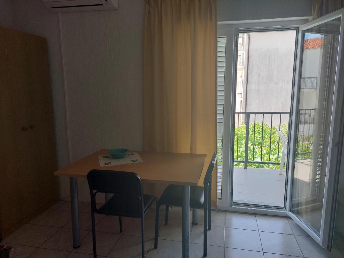 Apartmani Dzapo Srima Kültér fotó